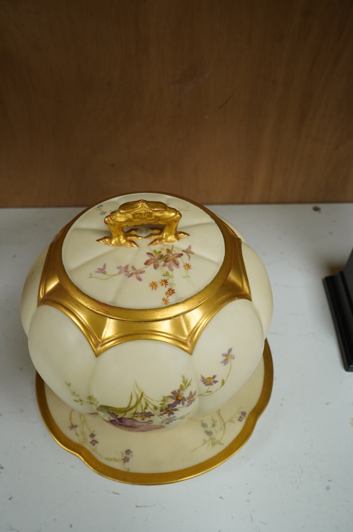 A Worcester floral biscuit barrel on stand, numbered 1412 to the base, 18cm high